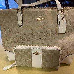 NWT Coach zip tote and matching wallet